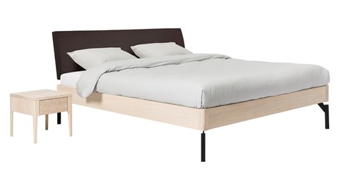 Bed Sky eiken met hoofdbord stof en poot metaal, eiken lederlook grijs