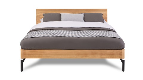 Bed Sky eiken hoofdbord hout poot metaal | Beter Bed