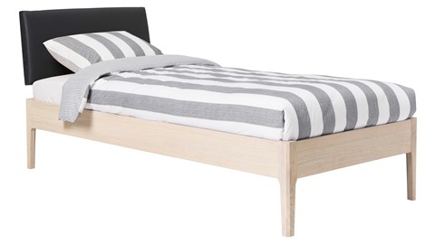 Bed Sky eiken met hoofdbord stof en poot hout, eiken lederlook zwart
