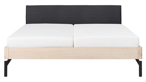 Bed Sky eiken met hoofdbord stof en poot metaal, eiken lederlook zwart