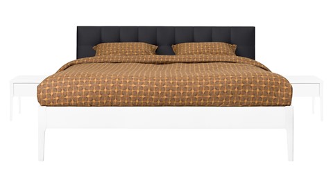 Bed Sky beuken met hoofdbord gecapitonneerd en poot hout, wit lederlook zwart