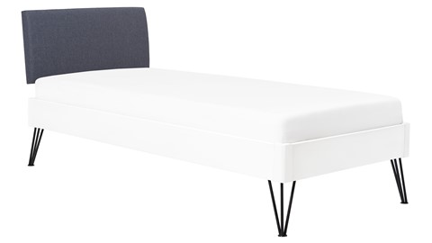 Bed Sky beuken met hoofdbord stof en poot driehoek, wit stof grijs