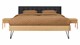 Bed Sky eiken met hoofdbord gecapitonneerd en poot driehoek metaal, honing lederlook zwart