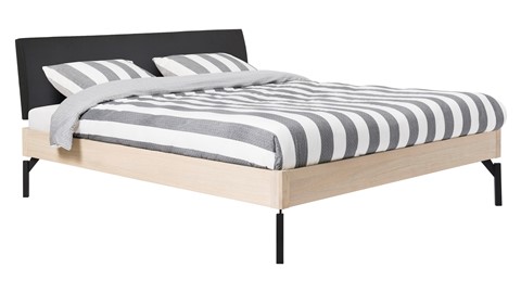 Bed Sky eiken met hoofdbord stof en poot metaal, eiken lederlook zwart