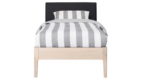Bed Sky eiken met hoofdbord stof en poot hout, eiken lederlook zwart