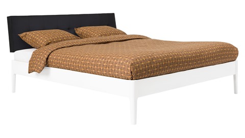 Bed Sky beuken met hoofdbord gecapitonneerd en poot hout, wit lederlook zwart