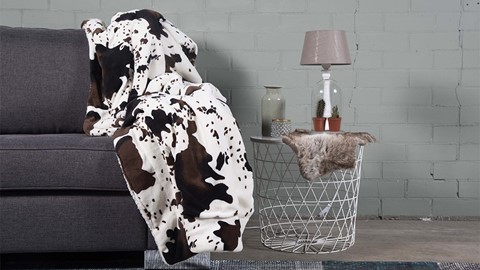 dbo_ambianzz_cow_printed_coral_fleece_blanket _sfeer