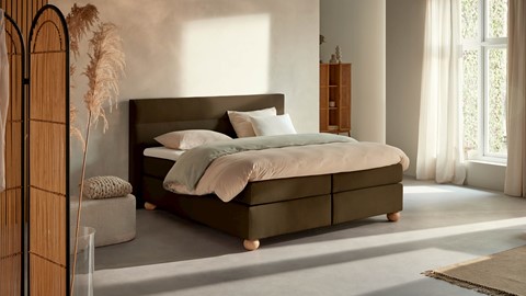 Boxspring Solid Lina vlak met gestoffeerd matras, cappuccino
