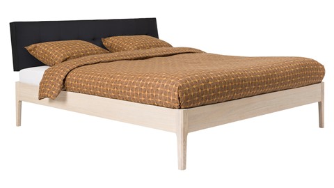 Bed Sky eiken met hoofdbord gecapitonneerd en poot hout, eiken lederlook zwart