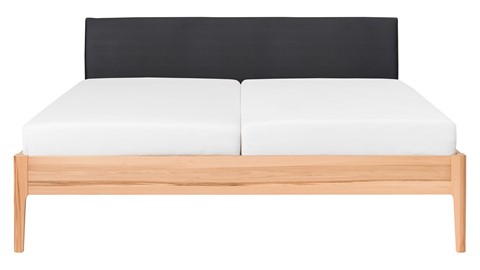 Bed Sky beuken met hoofdbord stof en poot hout, beuken lederlook zwart