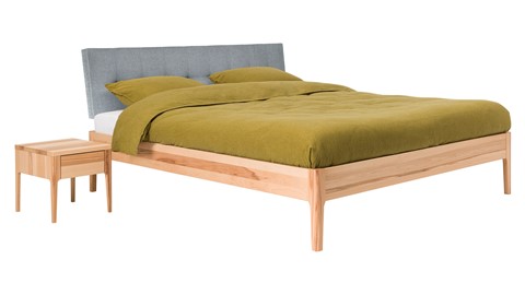 Bed Sky beuken met hoofdbord gecapitonneerd en poot hout, beuk stof basalt