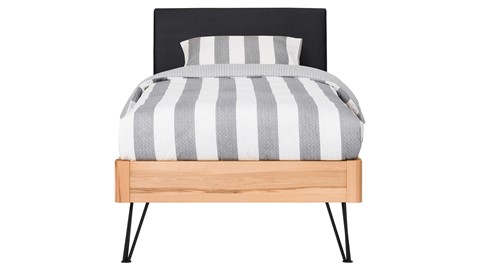 Bed Sky beuken met hoofdbord stof en poot driehoek, beuk lederlook zwart