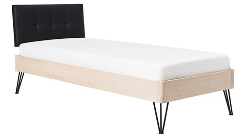 Bed Sky eiken met hoofdbord gecapitonneerd en poot driehoek metaal, eiken lederlook zwart