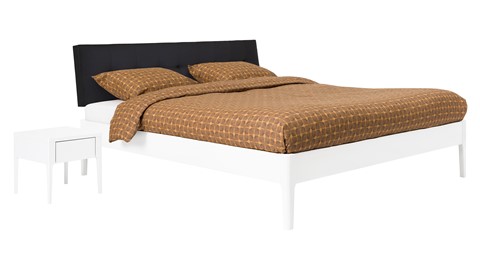 Bed Sky beuken met hoofdbord gecapitonneerd en poot hout, wit lederlook zwart