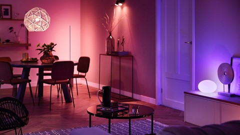 Verlichting Philips Hue White and Color Ambiance Starterkit E27 (2 lampen, 2 dimmers + bridge)