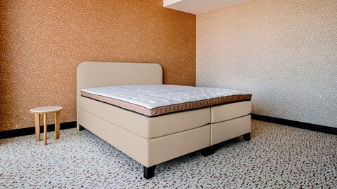 Hotelboxspring Essential met topper Comfort, ecru