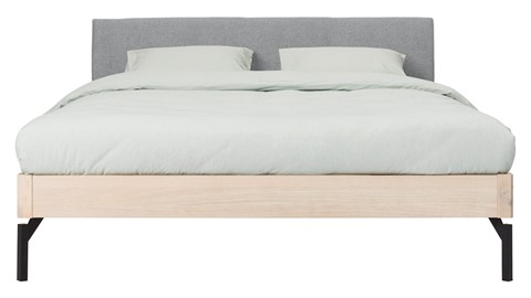 Bed Sky eiken met hoofdbord stof en poot metaal, eiken stof basalt