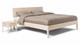 Bed Sky eiken met hoofdbord hout en poot hout, eiken
