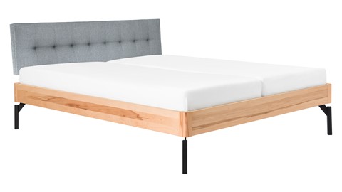 Bed Sky beuken met hoofdbord gecapitonneerd en poot metaal, beuk stof basalt