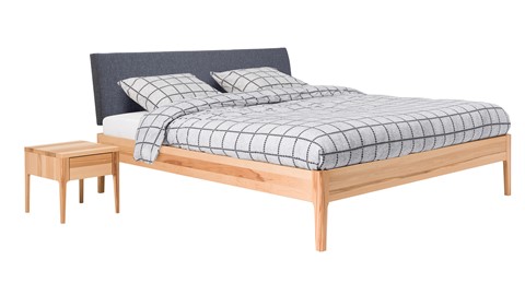 Bed Sky beuken met hoofdbord stof en poot hout, beuken stof grijs