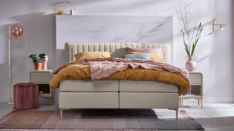 Boxspring Ruby vlak met gestoffeerd matras, natural