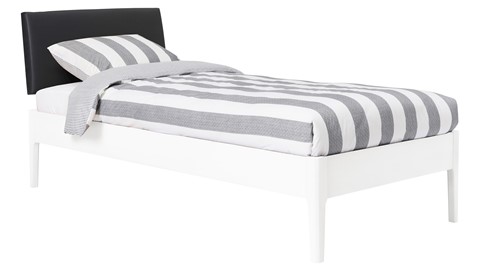 Bed Sky beuken met hoofdbord stof en poot hout, wit lederlook zwart