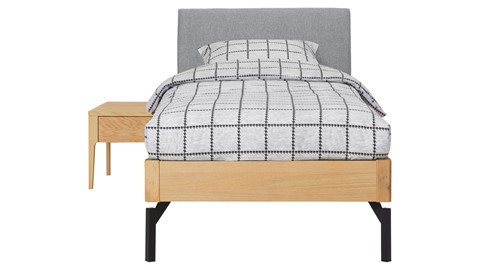 Bed Sky eiken met hoofdbord stof en poot metaal, honing stof basalt
