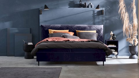 Bed Sapphire, darkblue