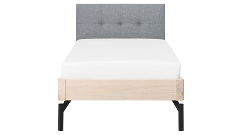 Bed Sky eiken met hoofdbord gecapitonneerd en poot metaal, eiken stof basalt