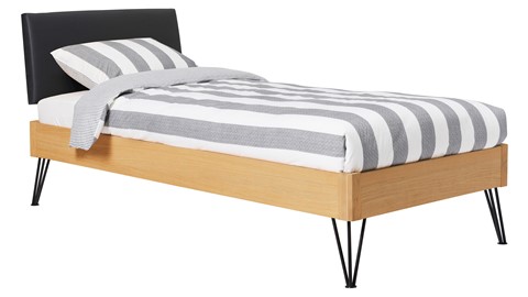 Bed Sky eiken met hoofdbord stof en poot driehoek, honing lederlook zwart