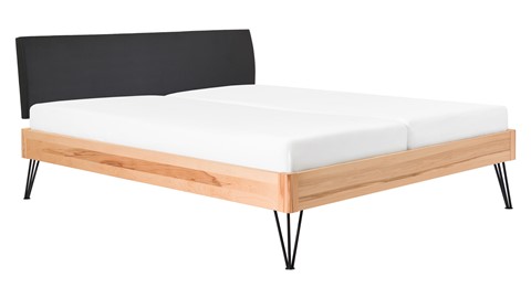 Bed Sky beuken met hoofdbord stof en poot driehoek, beuk lederlook zwart