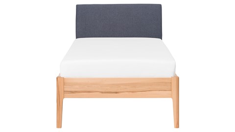 Bed Sky beuken met hoofdbord stof en poot hout, beuken stof grijs