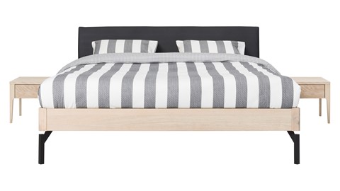 Bed Sky eiken met hoofdbord stof en poot metaal, eiken lederlook zwart