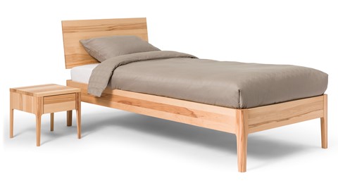 Bed Sky beuken met hoofdbord hout en poot hout, beuken