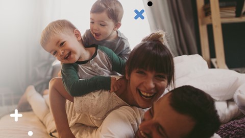Een man en een vrouw met twee kinderen