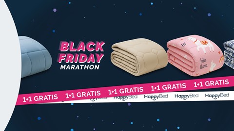 een stapel dekens en een roze en witte deken