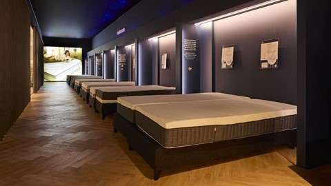 Matrassen op een rij in de Beter Bed winkel