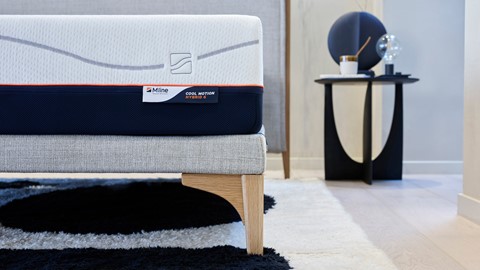 M line Cool Motion matras op bed