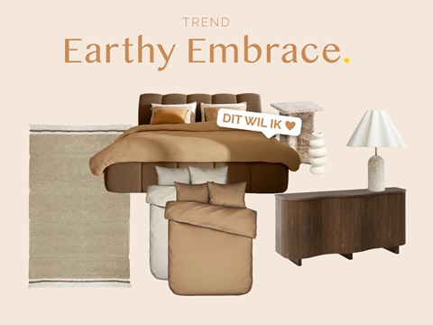 een bed met kussens en een lamp