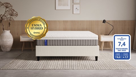 een matras in een kamer