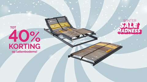 twee bedden met een metalen frame