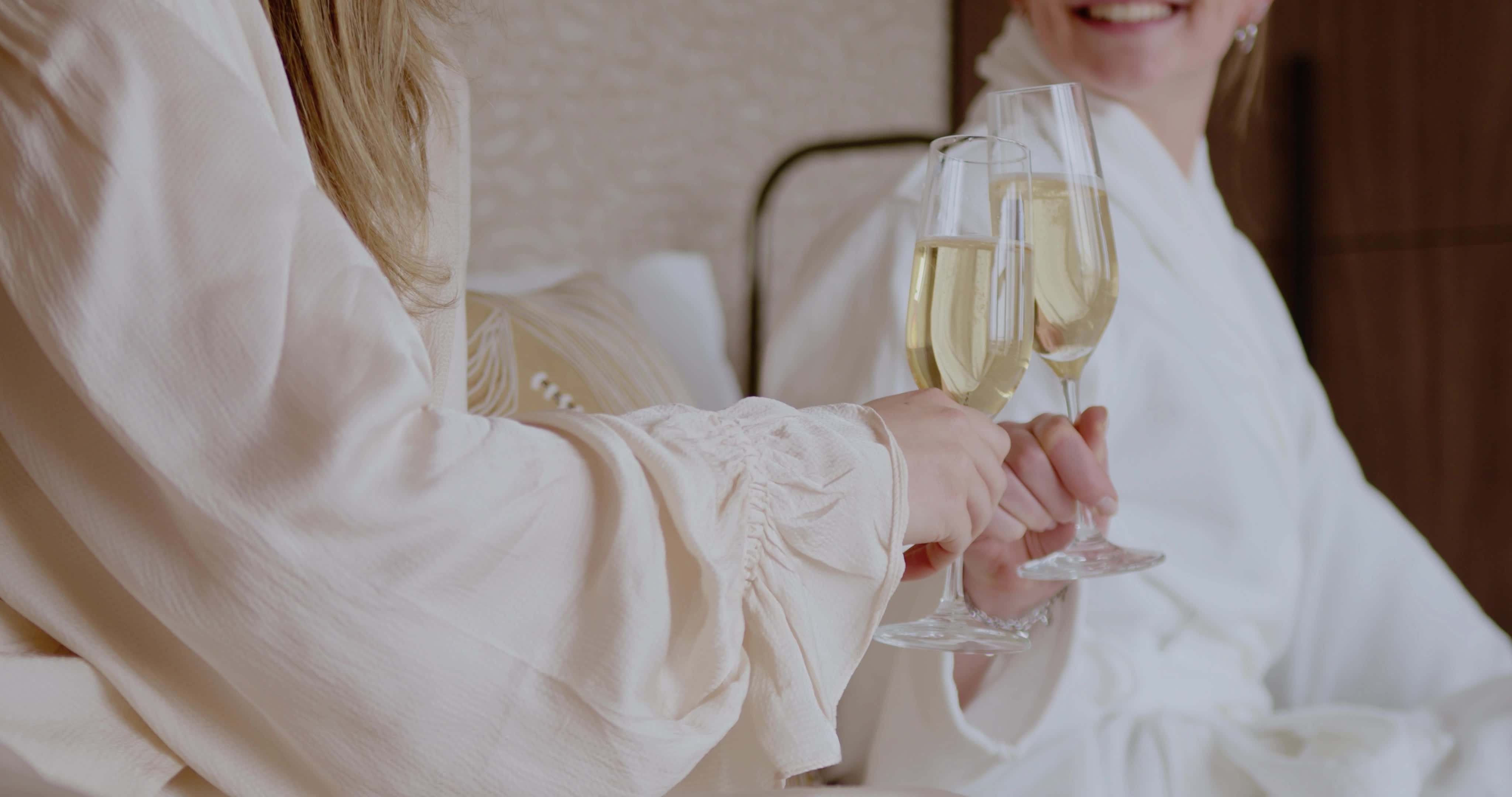 Valk Exclusief x M line video 5