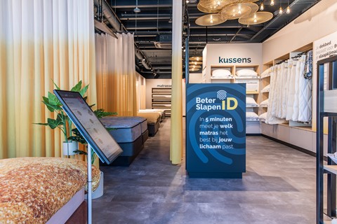 een winkel met matrassen en beddengoed