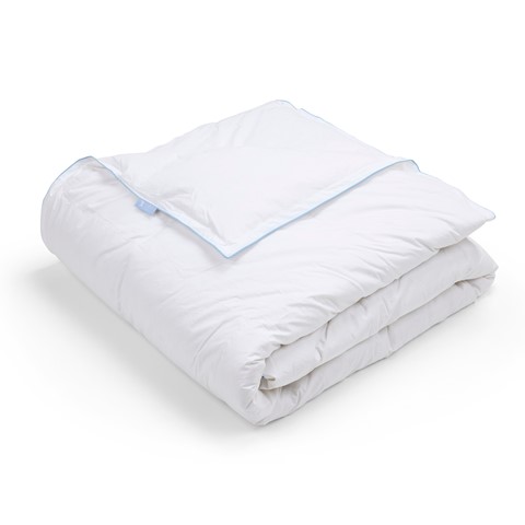 Een witte deken op een wit oppervlak